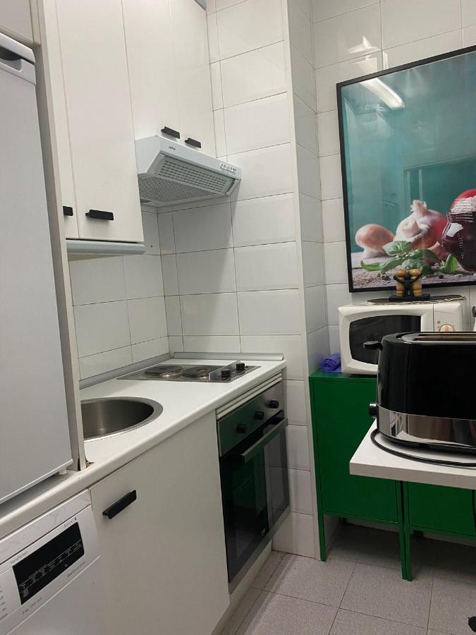 Centro Barrio Embajadores 01 マドリード エクステリア 写真