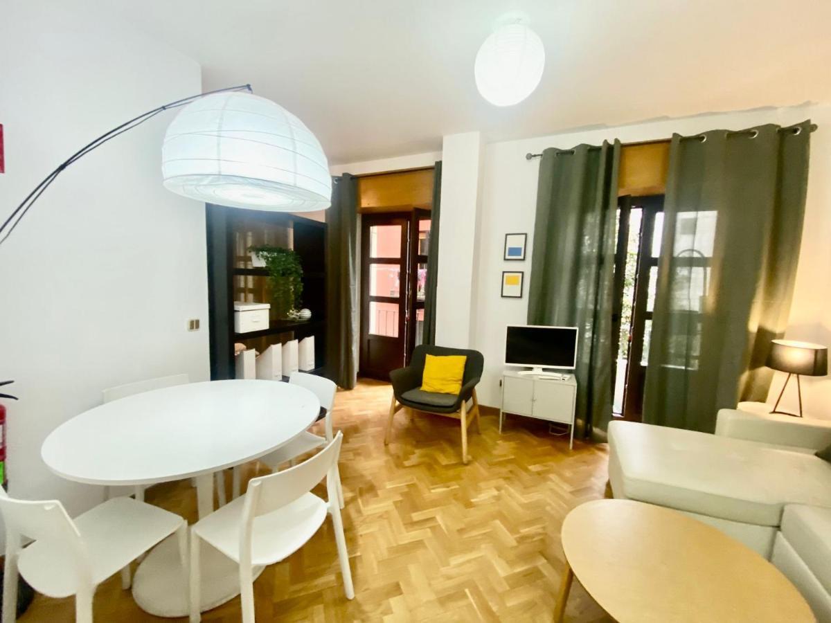 Centro Barrio Embajadores 01 マドリード エクステリア 写真