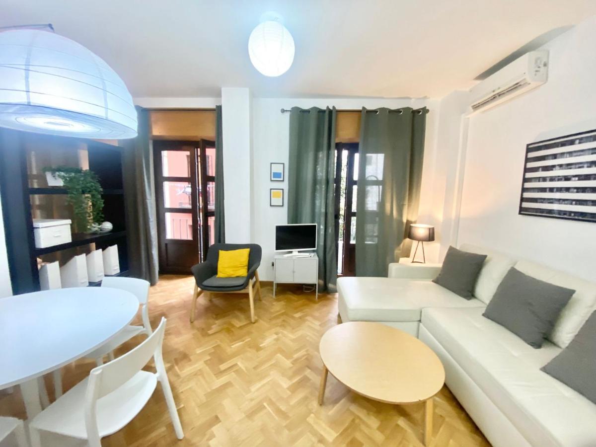Centro Barrio Embajadores 01 マドリード エクステリア 写真